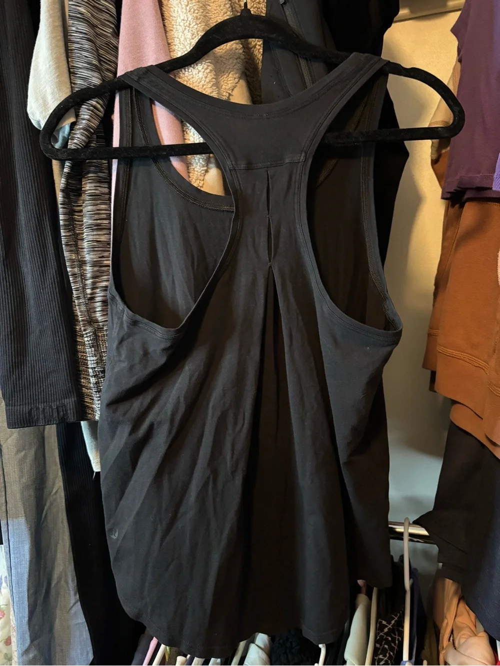Lululemon Love Tank best for a 6-8